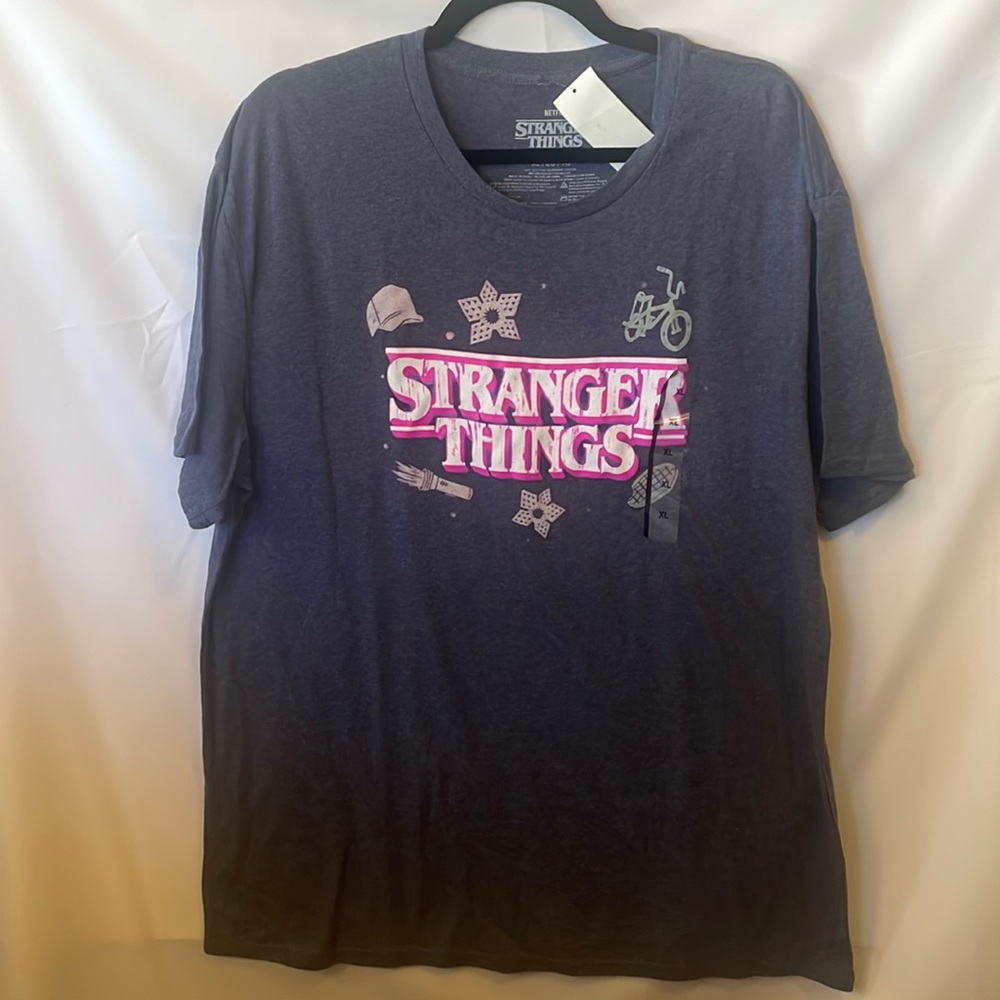 New with tags Stranger Things shirt women’s extra large